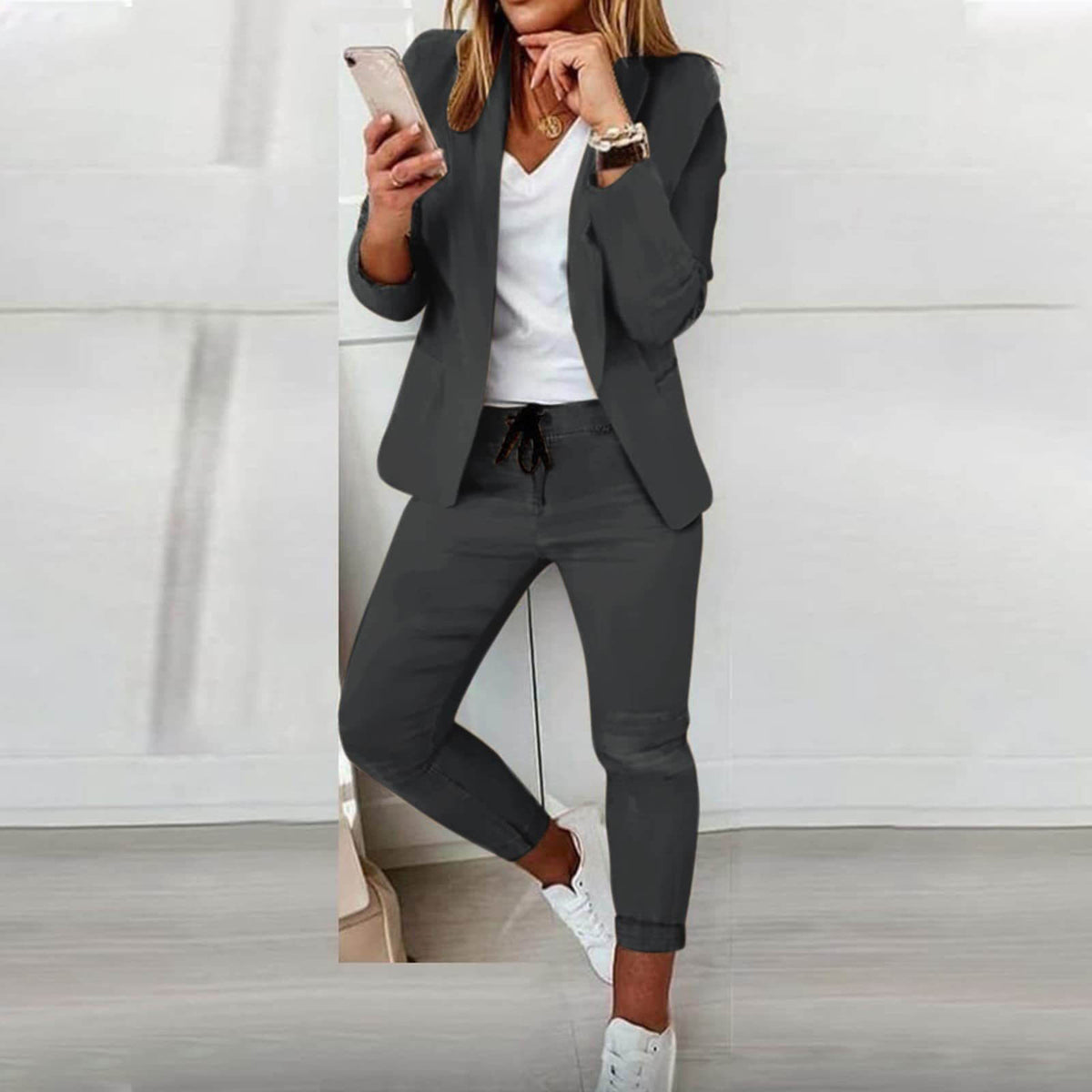 Women's Blazer and Trousers Set for Formal and Casual Occasions