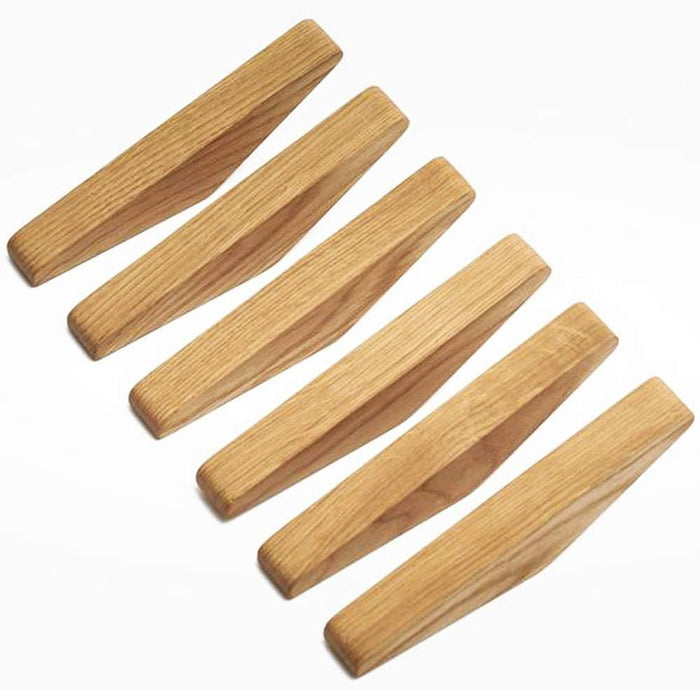 Sett med 6 minimalistiske veggknagger i tre med avrundet design